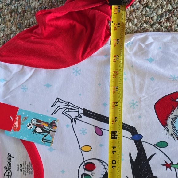 JAMMIES FOR FAMILIES WOMEN'S RED & GRAY NIGHTMARE BEFORE CHRISTMAS PJ SET 12 - Picture 12 of 14